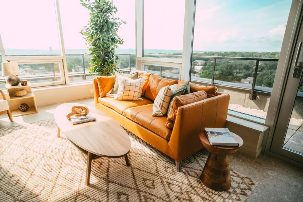 New Luxury 2Br Penthouse Apt In Central Halifax Exterior photo